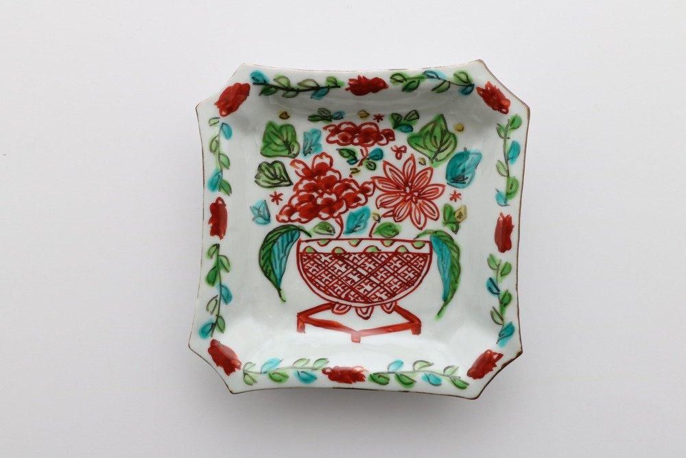 隅切四方皿 赤絵花籠文 - 石川の伝統工芸 九谷焼作家通販サイト