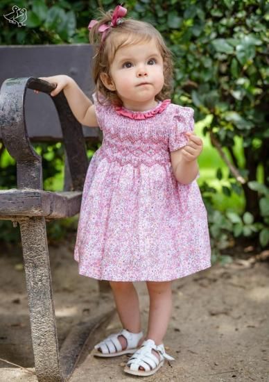 Cuacuak ピンクフラワー | スモッキングワンピース - 一針一針、手刺繍