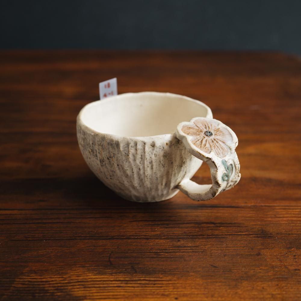 本田あつみ - 作家さんの器と暮らしにまつわる道具のお店｜イロドリ