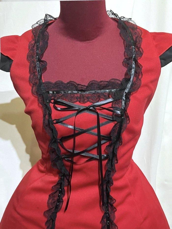 ◇受注商品◇フリル袖編み上げワンピース：赤×黒レース - MARBLE