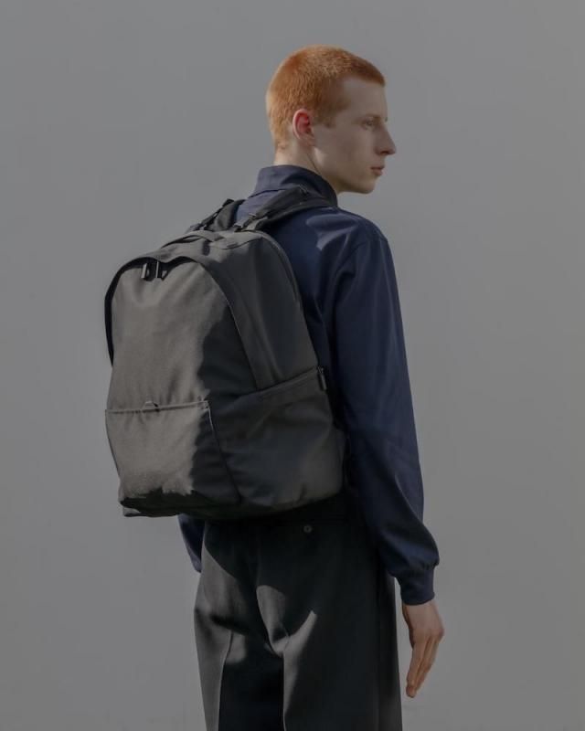 MONOLITH] モノリス BACKPACK PRO SOLID M (BLACK) | INS ONLINE STORE