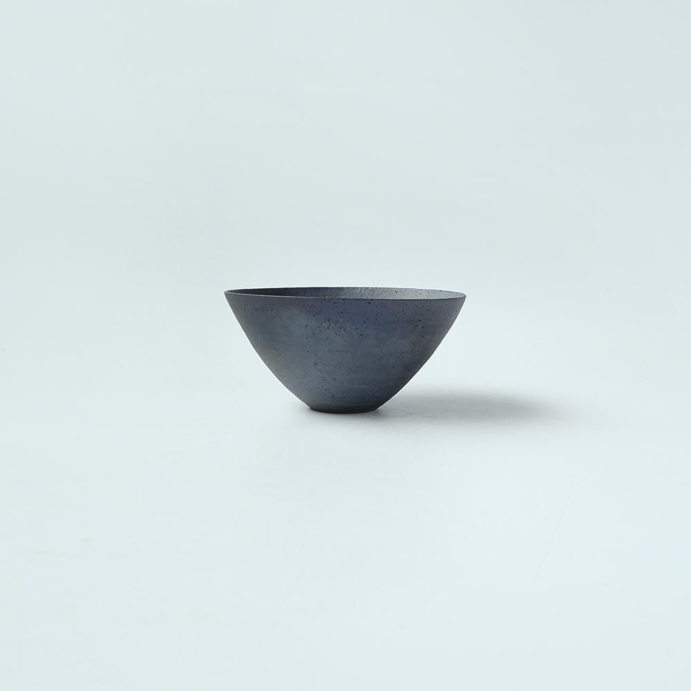 二階堂 明弘 _ 錆器 碗 - NODE