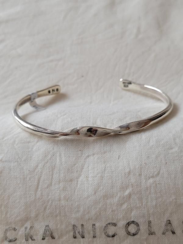 Ericka Nicolas Begay （エリッカ ニコラス ビゲイ）バングル CENTER