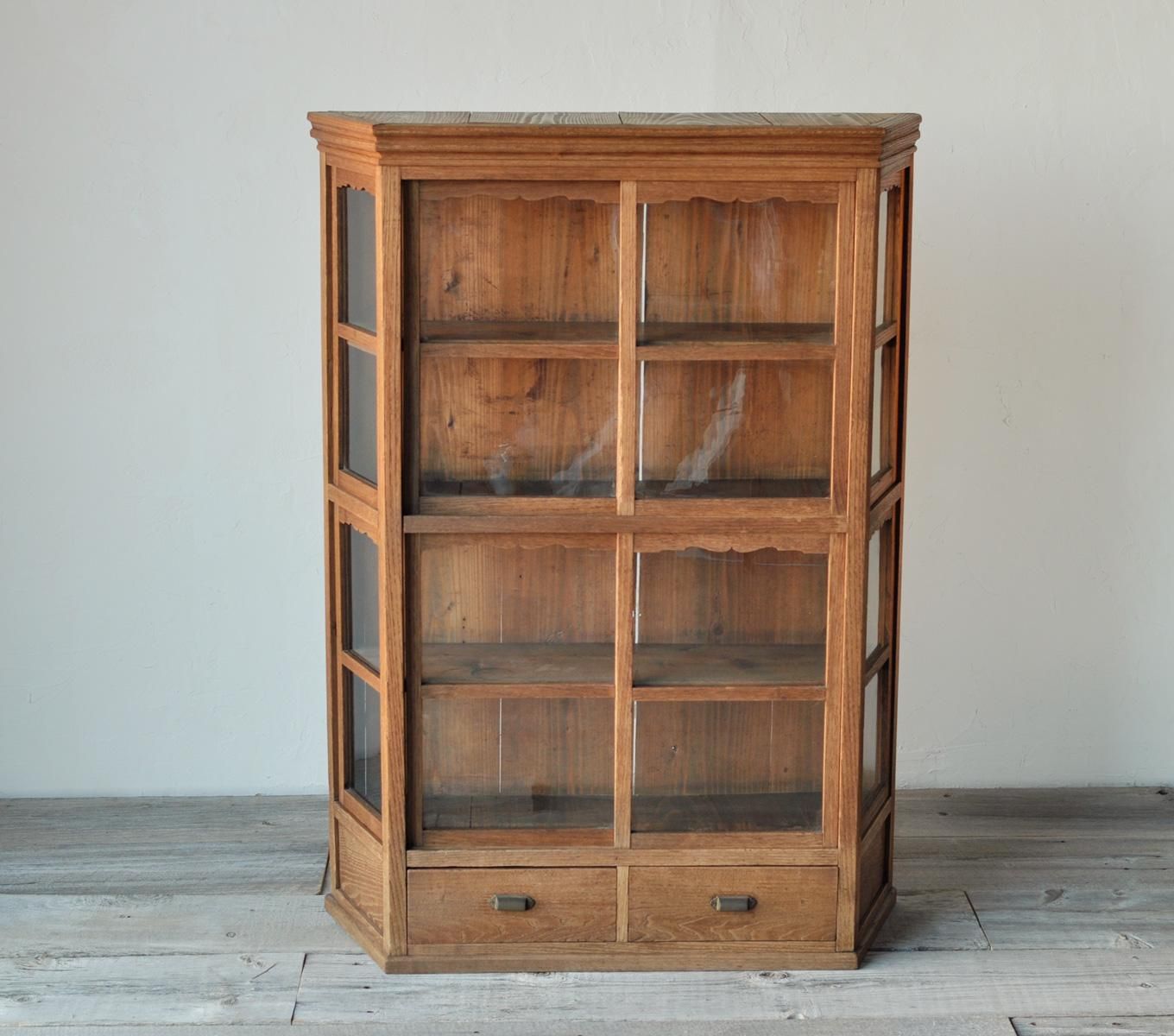 アンティークの台形ショーケース・棚の販売| ライフスタイルショップ