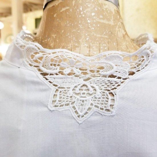 ヨーロッパヴィンテージ ＊ レースカラーブラウス ＊ ホワイト