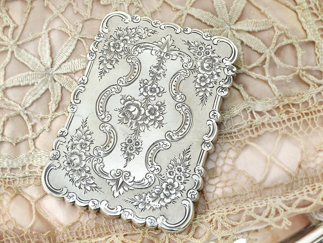 英国アンティーク銀器【純銀】1852年 薔薇のカードケース Thomas Dones