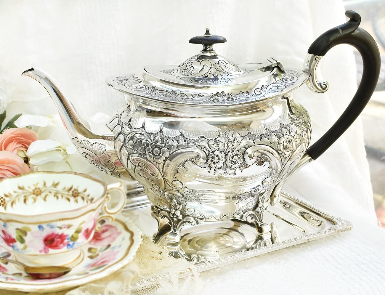 英国アンティーク銀器【純銀】1904年（デザイン登録1899年）美装飾