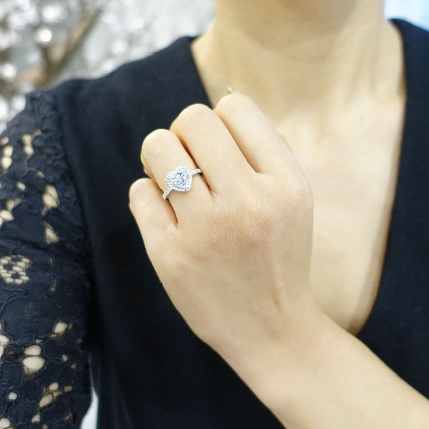 即納可能☆人工ダイヤモンド】 ハートシェイプ2CTリング - 人工