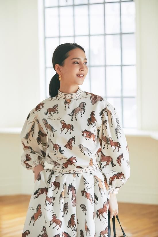 ホースプリントブラウス(オフホワイト) - seventen