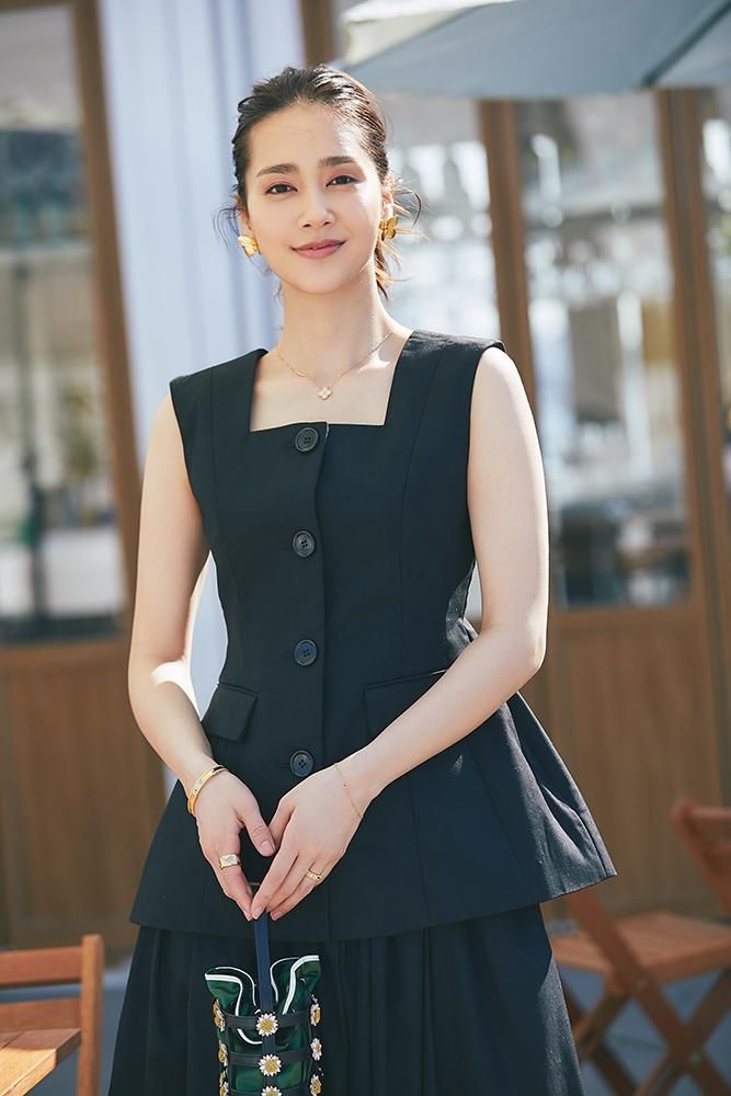 スクエアネックジレ(ブラック) - seventen