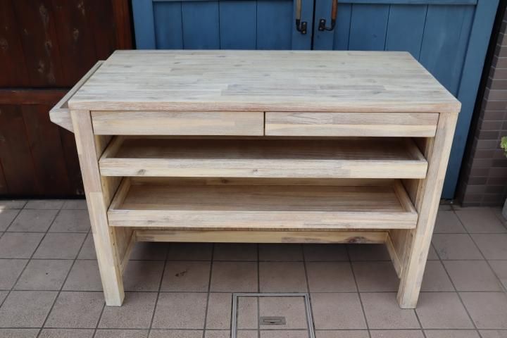 unico(ウニコ)の木目を際立たせ、ホワイトウォッシュ塗装が魅力のMANOA