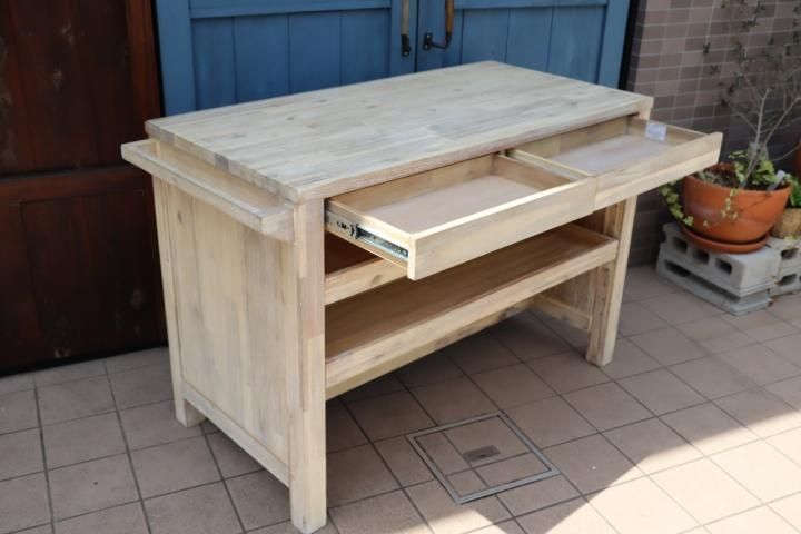 unico(ウニコ)の木目を際立たせ、ホワイトウォッシュ塗装が魅力のMANOA