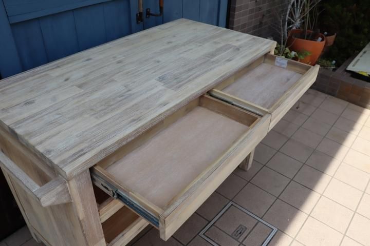 unico(ウニコ)の木目を際立たせ、ホワイトウォッシュ塗装が魅力のMANOA