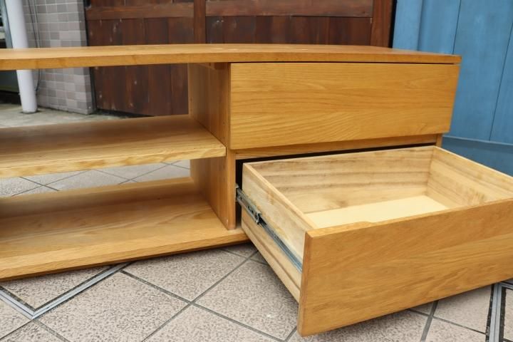 人気の無印良品(MUJI)のオーク無垢材を使用したAVラック！！シンプルな