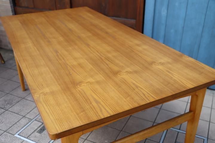 unico(ウニコ)のSIGNE(シグネ)シリーズのダイニングテーブル/160です