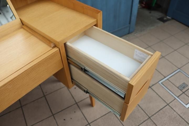 値下げ/unico(ウニコ)のSIGNE(シグネ)シリーズのドレッサーです