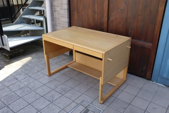 値下げ/karimoku(カリモク)とBenesse(ベネッセ)のコラボ商品 学び成長