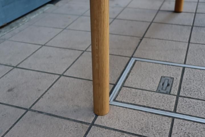 IDEE(イデー)のSTILT TABLE 1000 WHITE(スティルト テーブル)です