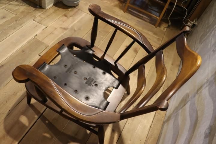 飛騨高山の家具メーカーキツツキマークの