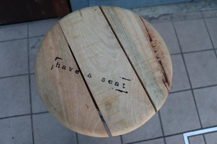 journal standard(ジャーナルスタンダードファニチャー)のスツールです