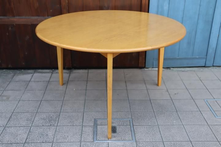 稀少◇IDEE(イデー)の長大作デザインのダイニングテーブルです。現在は