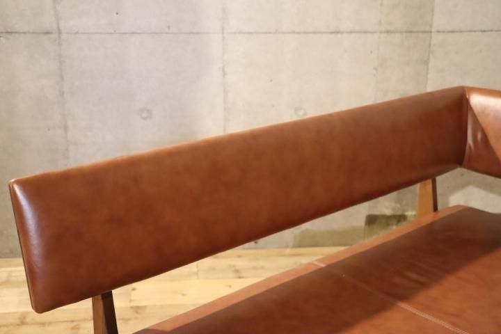 SHIGIYAMA(シギヤマ) より岩倉榮利デザインのYUZUシリーズ2人掛けLD