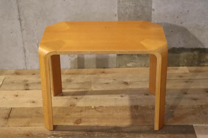 Tendo(天童木工)より建築家 坂倉準三の研究所がデザインしたAntler