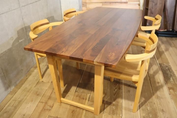 Tsukuba Sansho(筑波産商)の『飛騨の香り』シリーズのダイニング