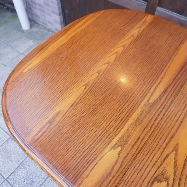 Shin Lee（シンリー）の伸長式ダイニングテーブルです。アンティーク調