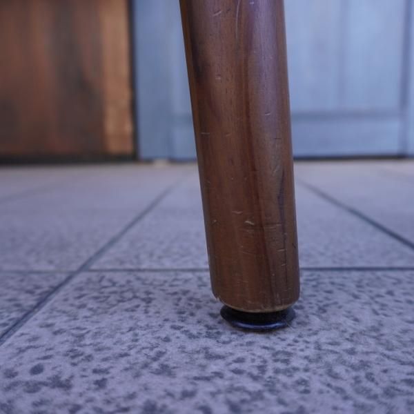 IDC OTSUKA(大塚家具)の木の素材感を楽しめるダイニングテーブル