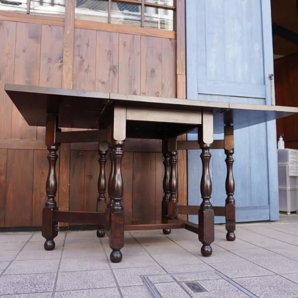 松本民芸家具のM型バタフライテーブルです。ミズメザクラ無垢材を使用