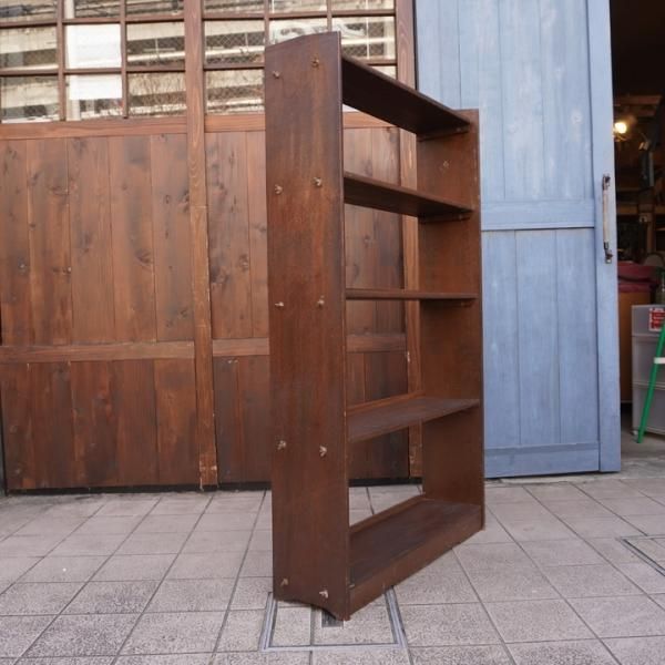 昭和レトロなヴィンテージテイストシェルフです。使い込まれた風合いが