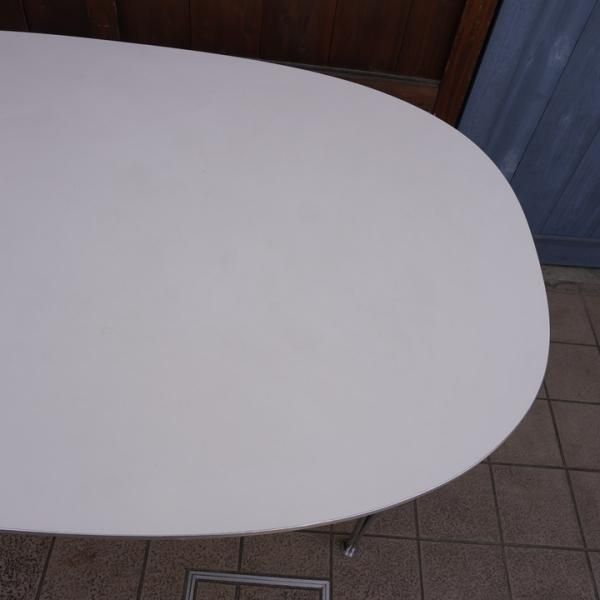 Fritz Hansen(フリッツハンセン)社のスーパー楕円テーブル(Bテーブル