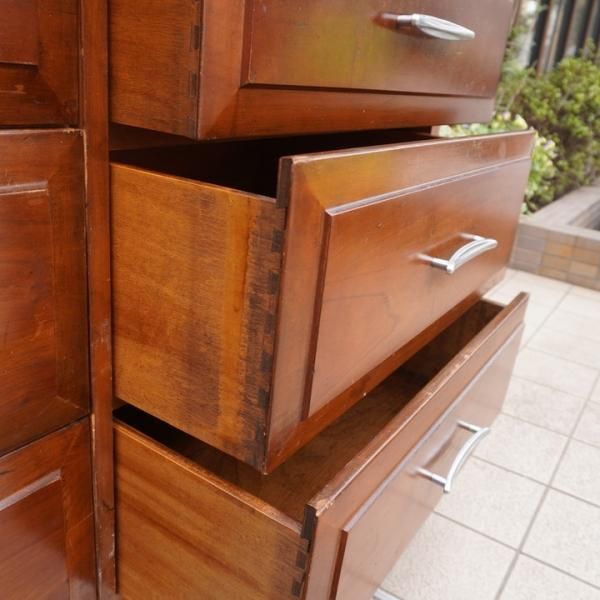 アメリカヴィンテージ家具のチェストです。北欧テイストを感じさせる