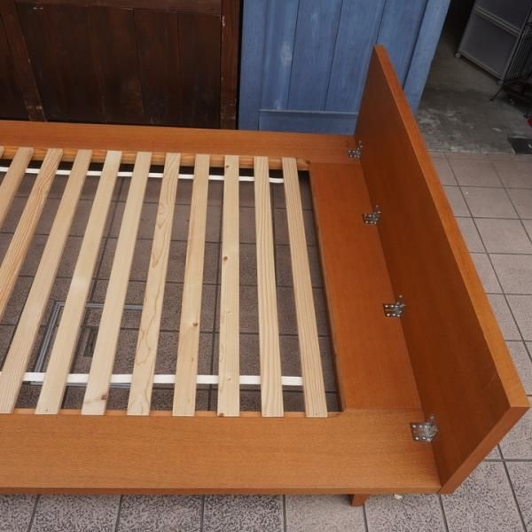 人気のunico(ウニコ)のCORSOシリーズ セミダブルベッドです！！オーク