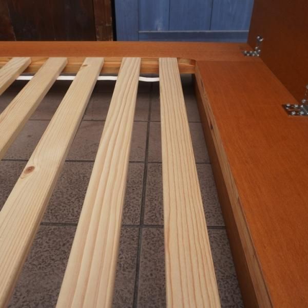 人気のunico(ウニコ)のCORSOシリーズ セミダブルベッドです！！オーク