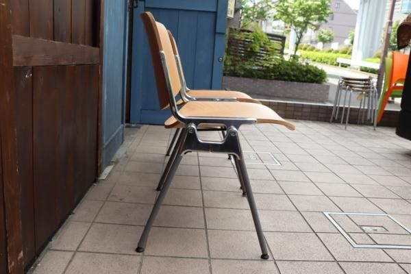 D&DEPARTMENT取扱いイタリアCastelli(カステリ)社のスタッキングチェア