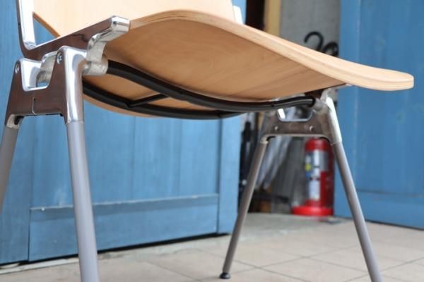 D&DEPARTMENT取扱いイタリアCastelli(カステリ)社のスタッキングチェア