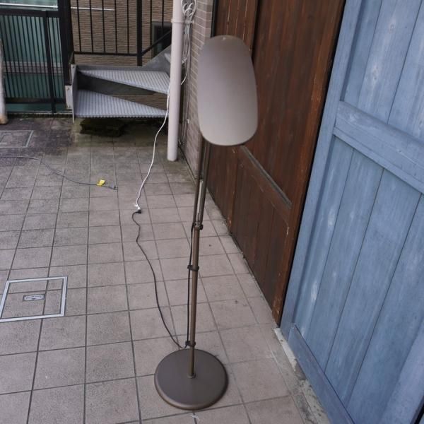 スワン電器(SWAN)のEXARM(エグザーム)LED フロアランプです。自在に