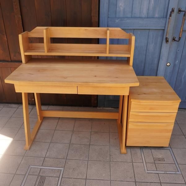 ACTUS(アクタス)で取り扱われていたREVE(リーヴェ)デスク＆ワゴンです