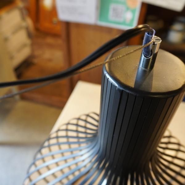 照明器具メーカー 遠藤照明のERP7454B ペンダントランプです。黒の