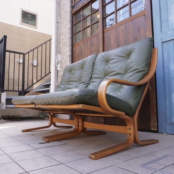 FUJI FURNITURE(冨士ファニチア)のAgio(アージオ) 本革 2Pソファー。曲