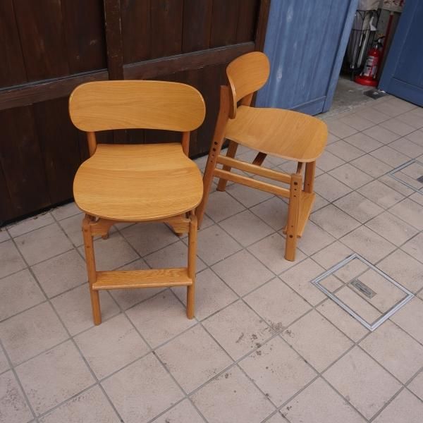 ACTUS(アクタス)のオーク材を使用したSARCLE チェアです。ナチュラルで