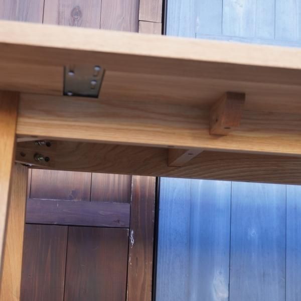 unico(ウニコ)のELEMT(エレムト)シリーズのダイニングテーブル/W1400