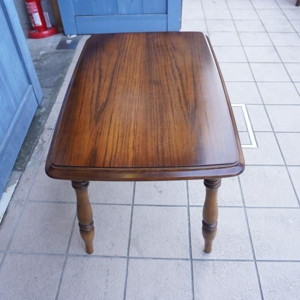 Karimoku(カリモク家具)のCOLONIAL(コロニアル)シリーズ サイド