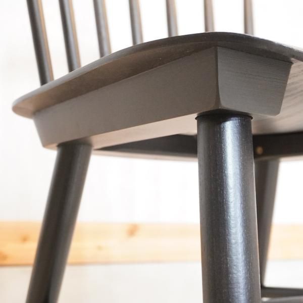 TON(トン)のIronica ウィンザーチェア2脚セットです。レストランや