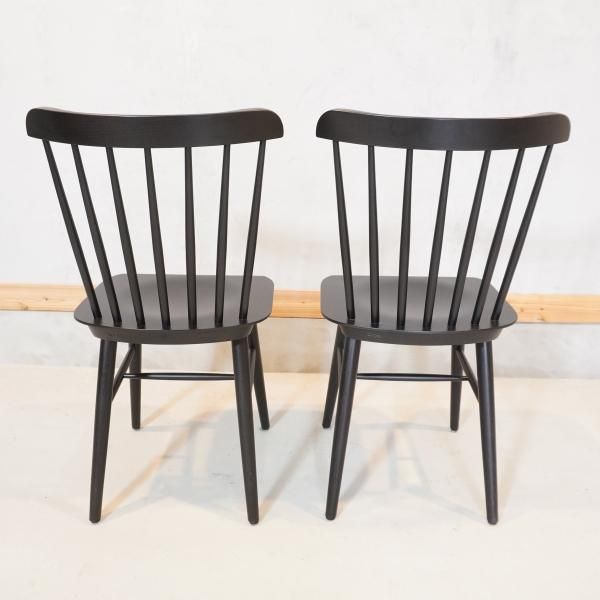 TON(トン)のIronica ウィンザーチェア2脚セットです。レストランや