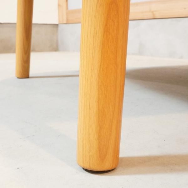 人気の無印良品(MUJI)の正方形こたつテーブルです。木のナチュラルな