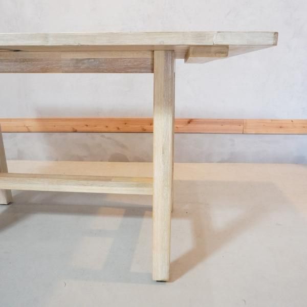 値下げ/unico(ウニコ)の木目を際立たせ、ホワイトウォッシュ塗装が魅力