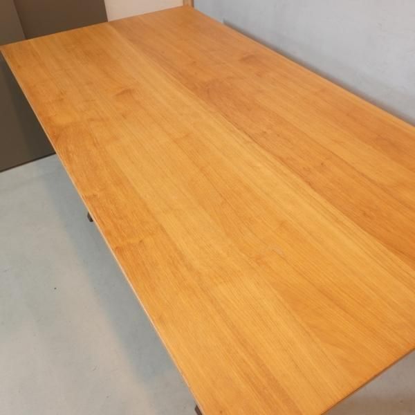 北欧スウェーデンのブランド IKEA(イケア)の高級ラインSTOCKHOLM